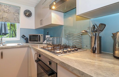 Windermere Cottage | Pet-Friendly Retreat with Hot Tub in Troutbeck Bridge