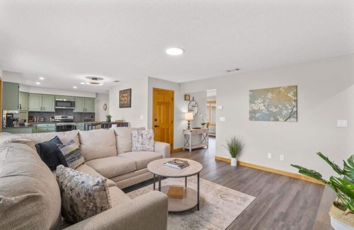Middletown House | Cozy Retreat with Kitchen & Pet-Friendly Amenities