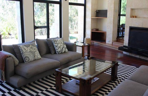 Margaret River House | Spacious 5-Star Retreat with Spa & Kitchen for 6 Guests