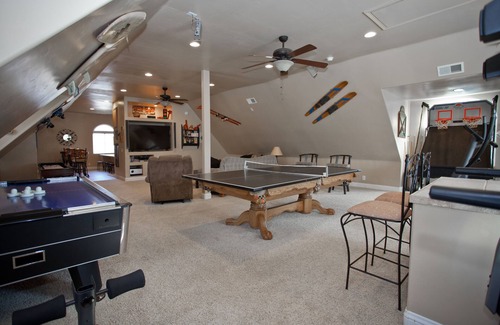 Lake Arrowhead House | Guest Rated 10/10: Spacious House with Gourmet Kitchen & Games