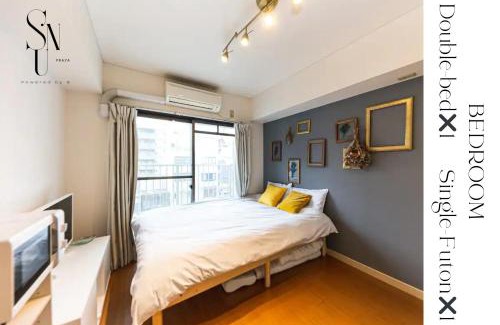 Dotonbori Apartment | Ideal Dotonbori Rooms: Convenient Access & Hot Tub Bliss