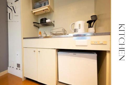 Dotonbori Apartment | Ideal Dotonbori Rooms: Convenient Access & Hot Tub Bliss