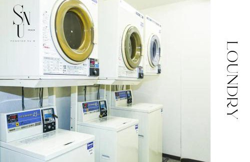Dotonbori Apartment | Ideal Dotonbori Rooms: Convenient Access & Hot Tub Bliss