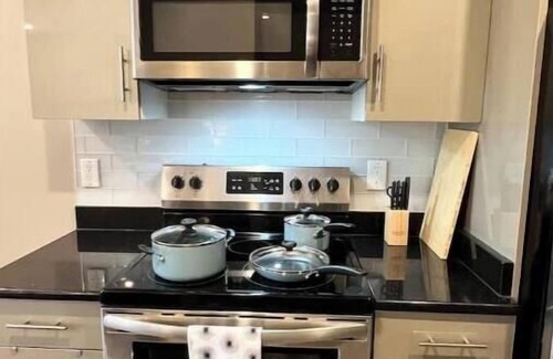 Logan Square Apartment | 403 Luxury and Comfy King bed in Central city of phillynn