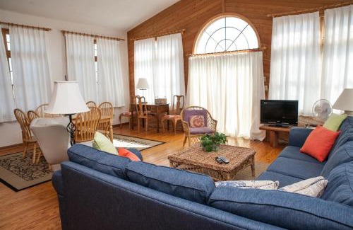 Avon House | Oceanfront Getaway at 40399 Beachcomber Rd Home