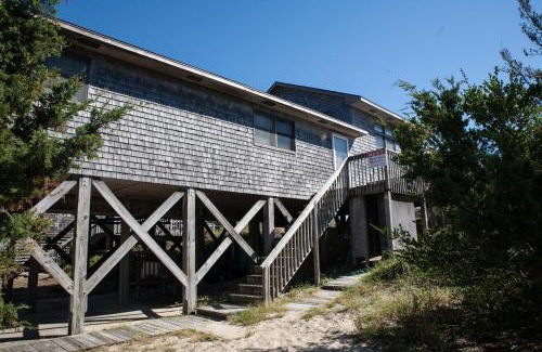 Avon House | Oceanfront Getaway at 40399 Beachcomber Rd Home