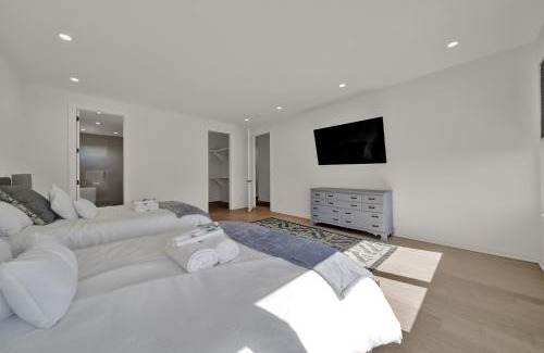 Charlotte House | 406 Katonah: Rooftop Patio Views and Fitness Center
