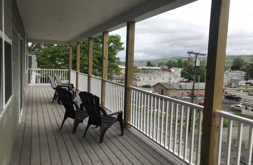 Watkins Glen House | Experience Oceanfront Bliss at 407 S. Madison Ave