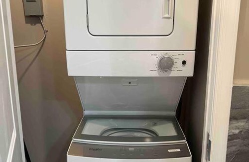 Logan Square Apartment | Sweet Cottage 1-Bedroom Apt in City Center, Pet-Friendly