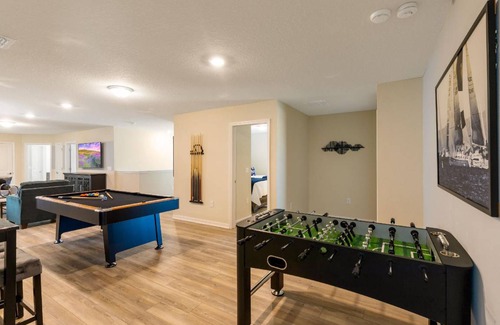 Davenport House | Spacious House with Private Pool for 20 Guests