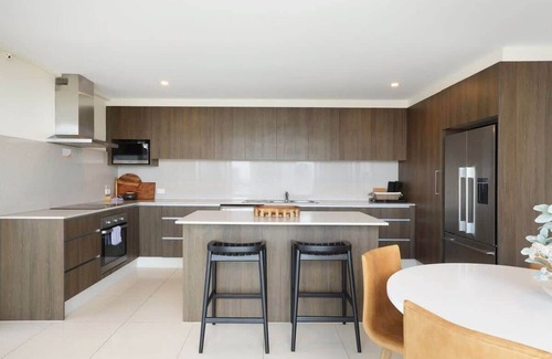 Surfers Paradise Apartment | Unforgettable Three-Bedroom ‘L Style’ Sub-Penthouse Escape