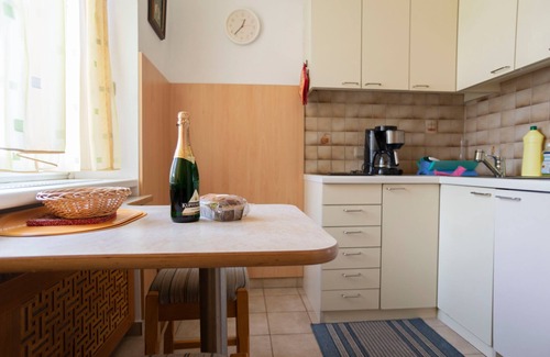 Ottakring Apartment | Spacious 40m² Apartment - Fleger Appartement with Kitchen