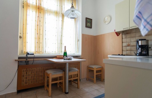 Ottakring Apartment | Spacious 40m² Apartment - Fleger Appartement with Kitchen