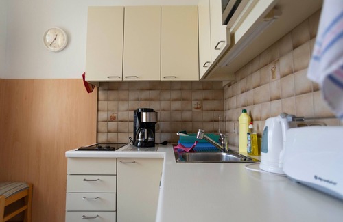 Ottakring Apartment | Spacious 40m² Apartment - Fleger Appartement with Kitchen