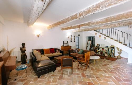 Althen-des-Paluds House | 40m2 suite in 18th-century Provencal farmhouse