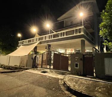 Bayan Lepas House | Family-Friendly 7BR Villa with Kids Pool near SPICE Arena