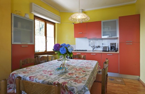 Cannobio Apartment | Scenic 4½-Room Apartment with Lake View & Top Amenities