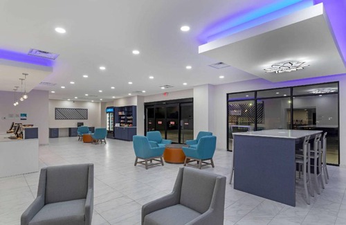Kimball Hotel | Comfortable 4-Star Hotel with Pool and Pet-Friendly Amenities