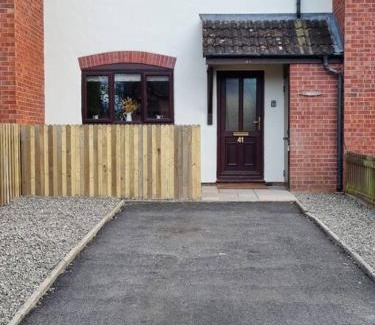 Orleton House | 41 Mortimer Drive: Prime Location Near Ludlow, Pet Friendly