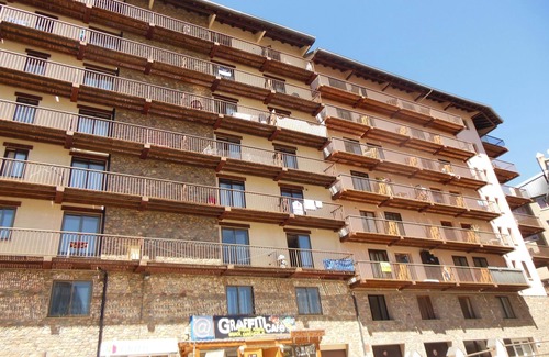 Pas de la Casa Apartment | Cozy Flat with Balcony, Steps from Slopes & Pet Friendly