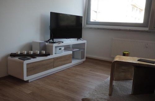 Unterbilk Apartment | 41 Reichsstraße: Family-Friendly Hotel with Great Amenities