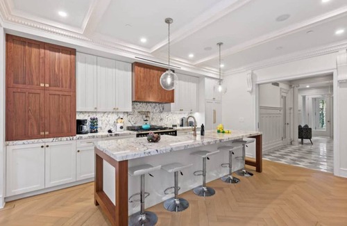 Upper Manhattan Villa | Spacious Villa with 7 Bedrooms for Family Gatherings
