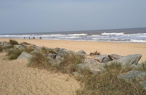 Great Yarmouth Ski Chalet | Discover California Sands: Family-Friendly Ocean View Retreat