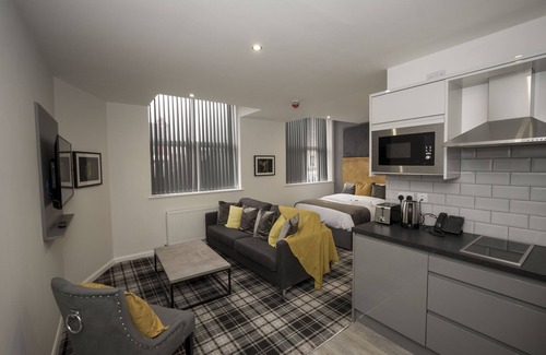 Scunthorpe Hotel | Cozy 42 Apart-hotel: Child-Friendly with Breakfast Included