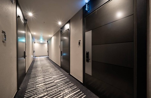 Gwangsan-gu Hotel | Elegant 42 m² Hotel for Up to 5 Guests - Rated 9/10