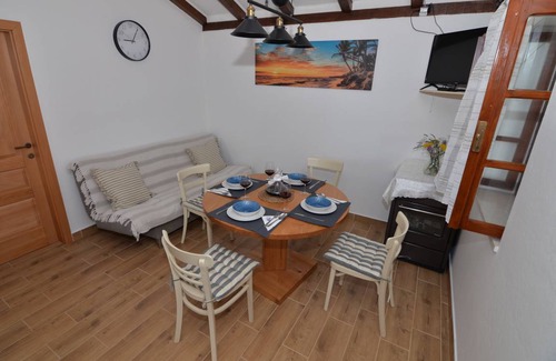 Otok Zizanj House | Pet-Friendly Coastal Retreat with Ocean View for 5 Guests