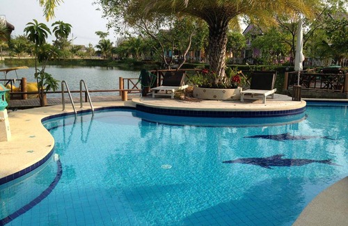 Puk Tian Resort | Spacious 42 m² Resort for Up to 20 Guests with Pool