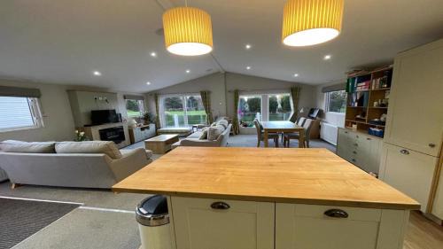 Pevensey Ski Chalet | Family-Friendly Retreat at 42 Woodland Walk, Pevensey Bay