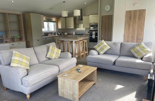 Pevensey Ski Chalet | Family-Friendly Retreat at 42 Woodland Walk, Pevensey Bay