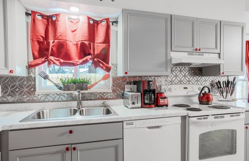Alta Vista Area House | Ultimate Retreat with Hot Tub, Arcade & Theater Near Red Rocks