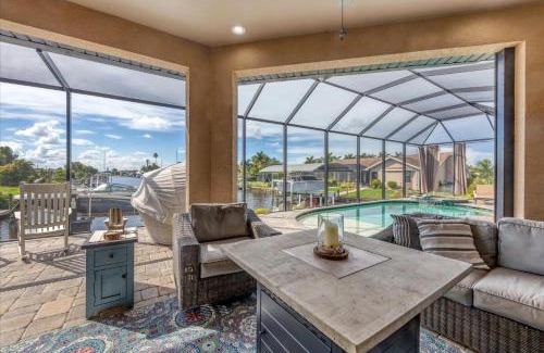Edgewater House | 4286 Harbor