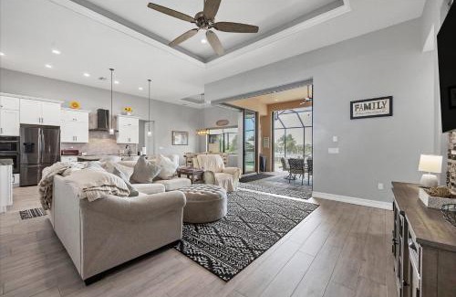 Edgewater House | 4286 Harbor
