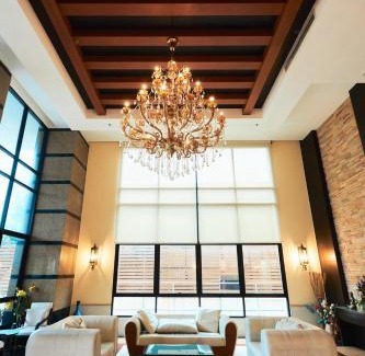 Sukhumvit Hotel | Relax at 42Grand Residence: Poolside Retreat for Families