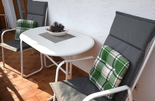 Silberberg Apartment | Cozy 42qm Apartment with Private Balcony & Breakfast Included