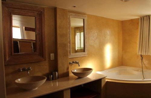 Paradise Beach House | Beachfront Retreat at 43 Artemis: Rated 9.4/10 by Guests