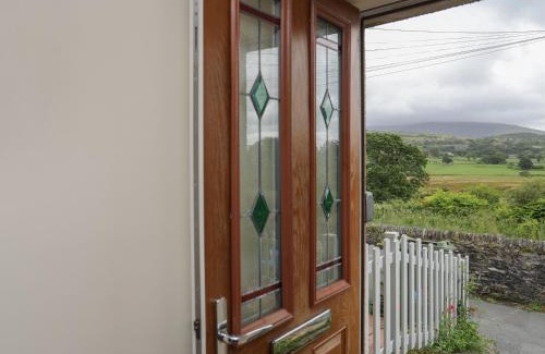 Llanllyfni House | Discover Comfort at 43 Hyfrydle Road - A 4-Star Retreat