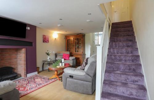 Llanllyfni House | Discover Comfort at 43 Hyfrydle Road - A 4-Star Retreat