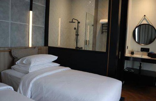 Ternate Hotel | Cozy 18 m² Hotel for 3 Guests – Guest Rated: 9/10