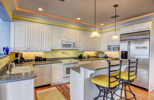 North Topsail Beach House | Oceanfront 5BR Retreat with Pool & Spa - Rated 10/10