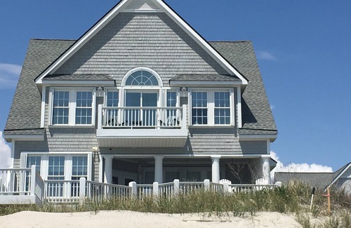 North Topsail Beach House | Oceanfront 5BR Retreat with Pool & Spa - Rated 10/10