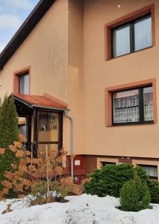 Kamienna Gora Apartment | Delightful 44 Śląska: Guest Rated 9.5 & Oceanfront Bliss