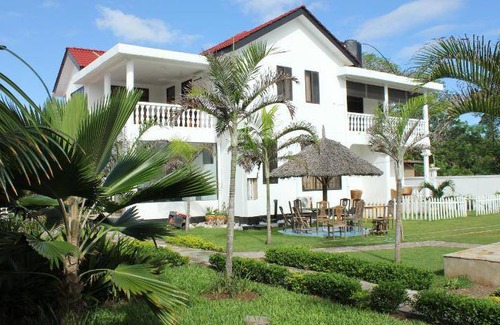 Dar es Salaam Resort | Oceanfront Resort with Pool for 4 Guests