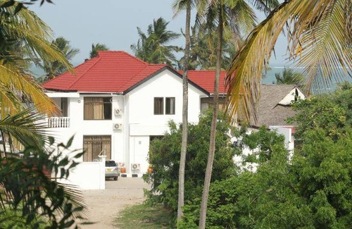 Dar es Salaam Resort | Oceanfront Resort with Pool for 4 Guests