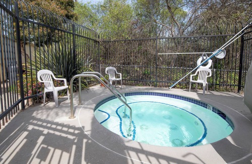 Oceano Condo | 444 Pier Ave. #510: 1 BR, 1 BA Condominium in Oceano, Sleeps 2