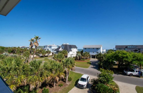 Saint Helena Island House | Experience Coastal Comfort at 449 Tarpon Blvd with Pool