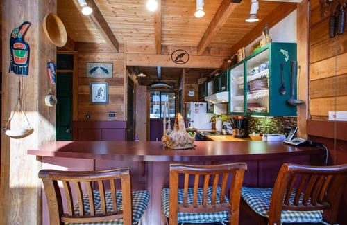 Glacier Cabin | Pet-Friendly Retreat with Hot Tub & WiFi - Sleeps 6